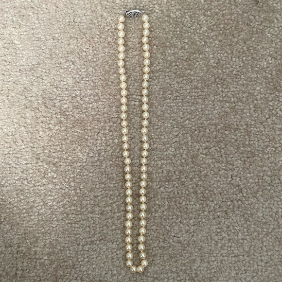 SOLD- Vintage Pearl Necklace - Picture 2 of 6